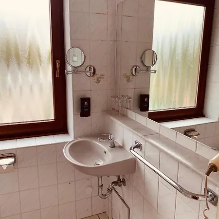 Kunibert Der Fiese Hotel