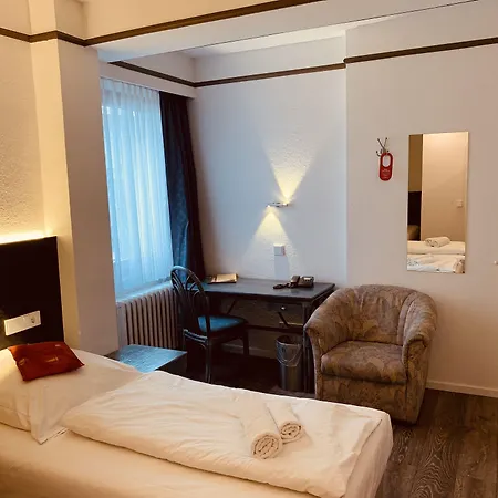 Kunibert Der Fiese Hotel