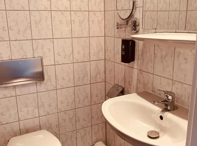 Hotel Kunibert Der Fiese Keulen