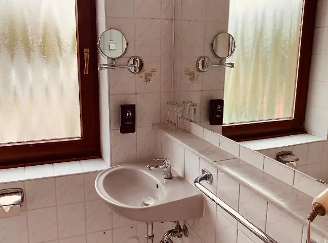 Kunibert Der Fiese Hotel