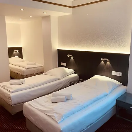 Kunibert Der Fiese - Superior Hotel