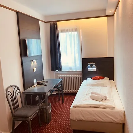 Kunibert Der Fiese Hotel