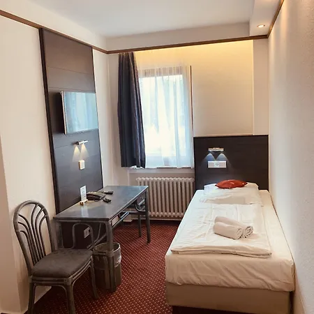 Kunibert Der Fiese - Superior Hotel