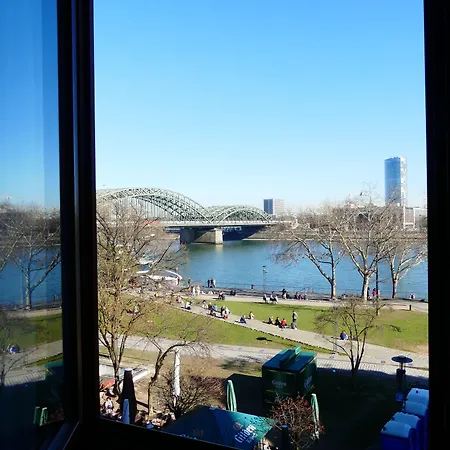 Kunibert Der Fiese Hotel